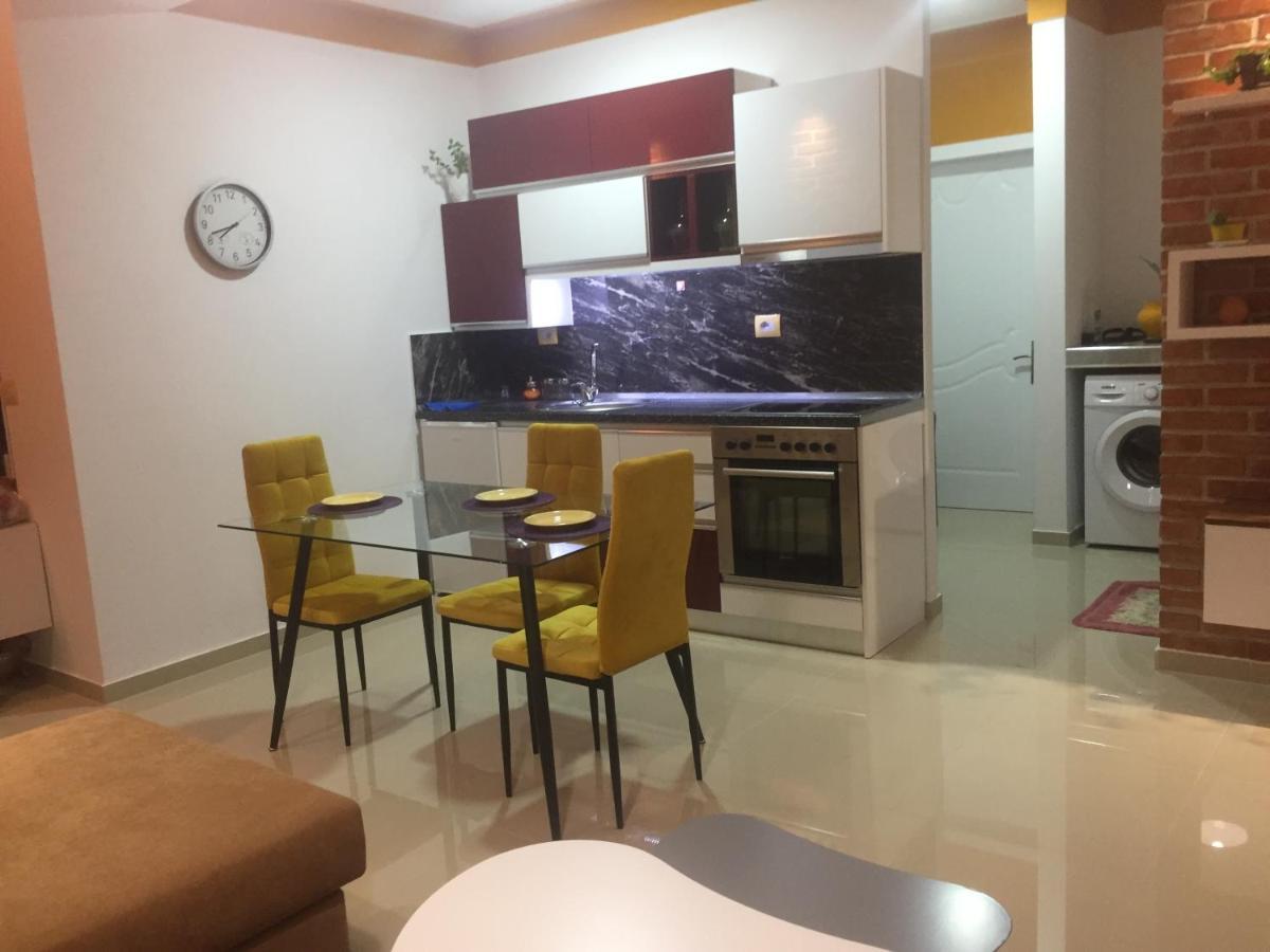 Your Apartment Pogradec Esterno foto