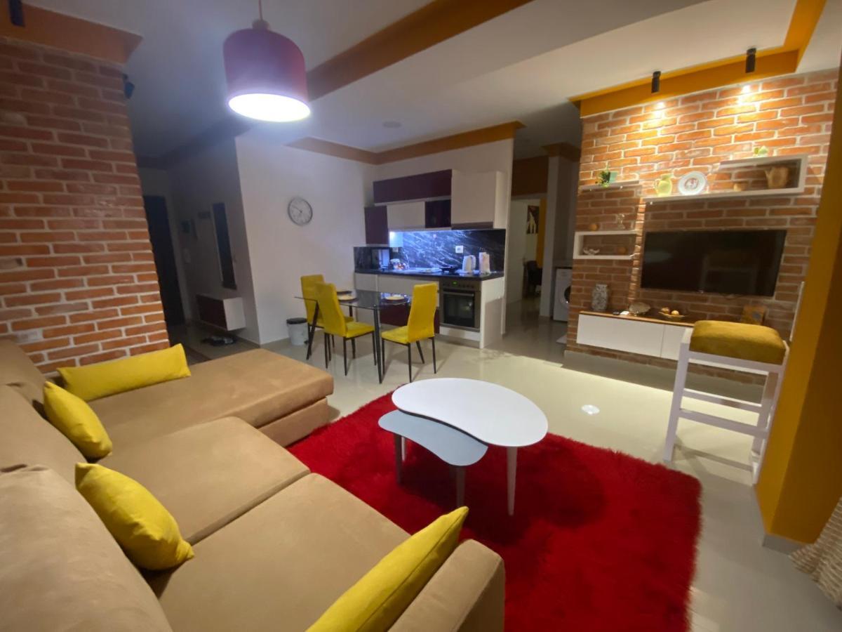 Your Apartment Pogradec Esterno foto